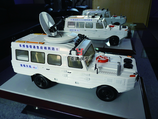 水陆两栖救援车模型